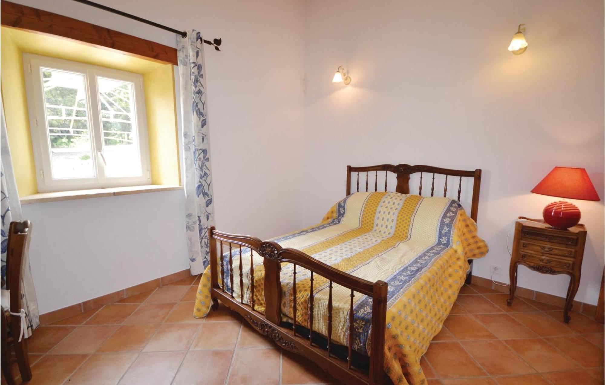 Awesome Home In Bollene With Wifi Bagian luar foto