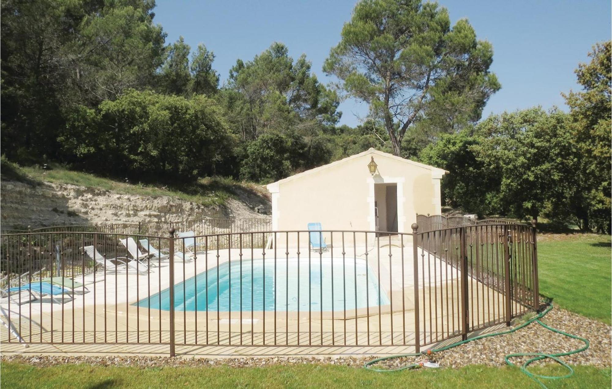 Awesome Home In Bollene With Wifi Bagian luar foto