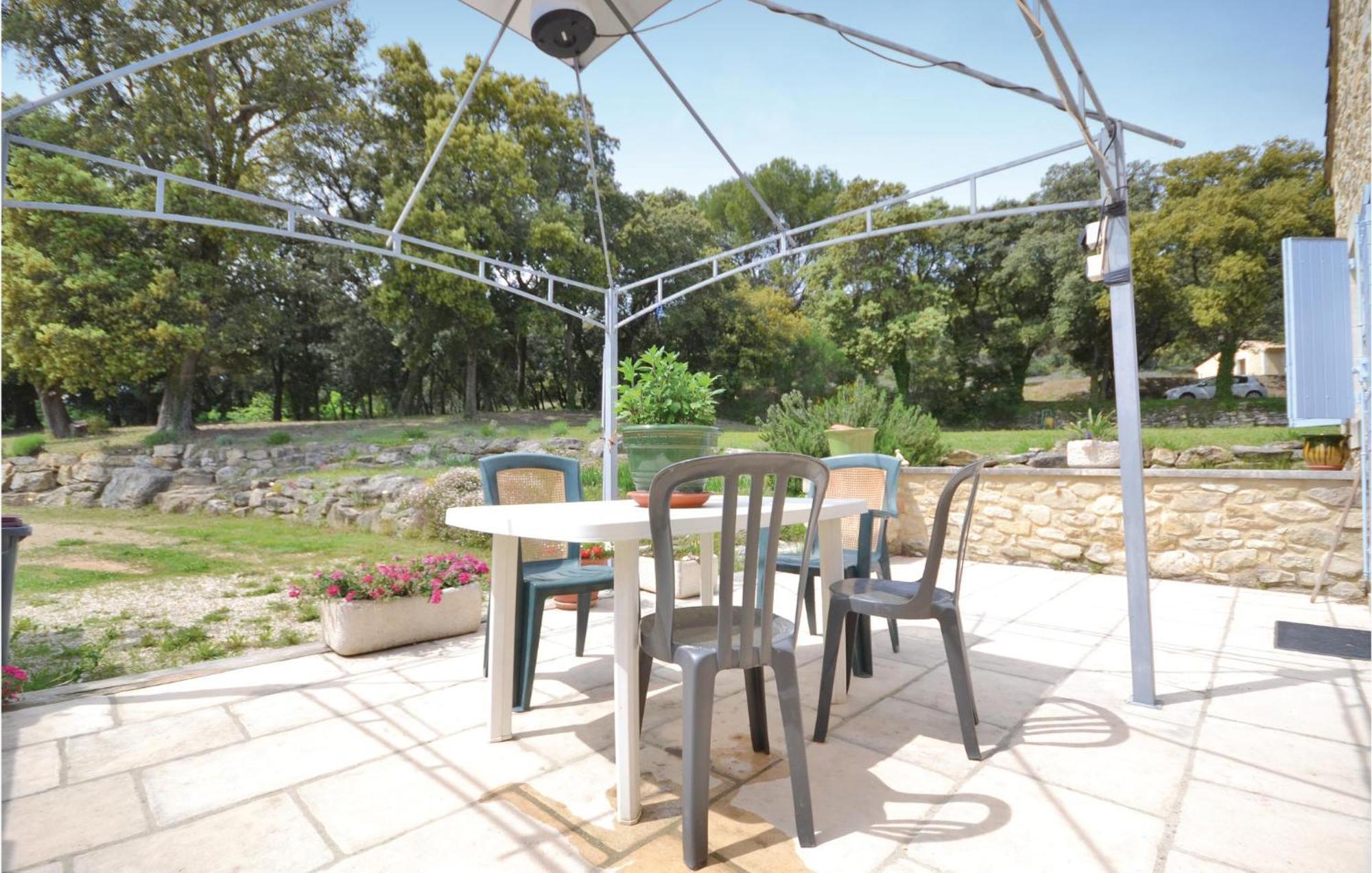 Awesome Home In Bollene With Wifi Bagian luar foto