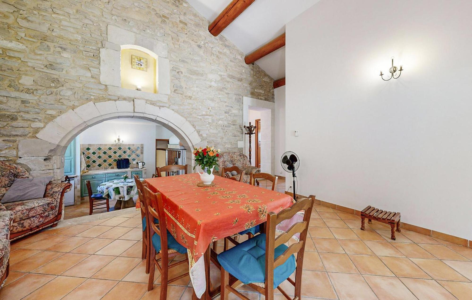 Awesome Home In Bollene With Wifi Bagian luar foto