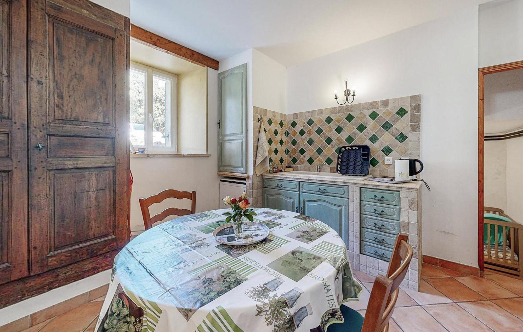 Awesome Home In Bollene With Wifi Bagian luar foto